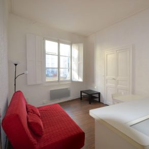 Séjour vers fenêtre site